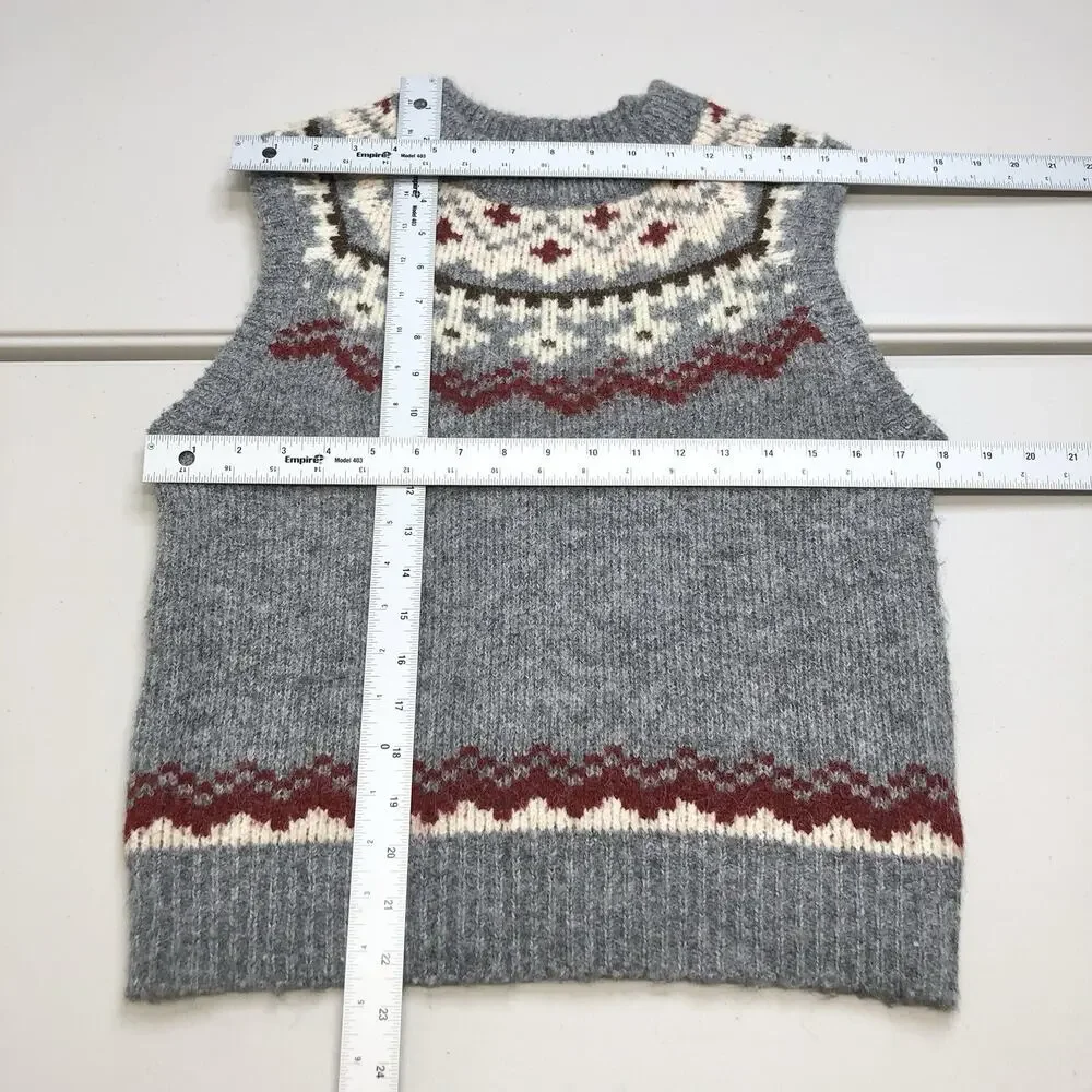 Line And Dot Knit Cable Knit Sweater Vest M Women’s Gray Red Fair Isle Sleve - Picture 3 of 5